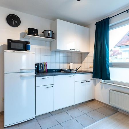 Mercedes I Stuttgart I Kitchen I Home Office I Parkplatz Böblingen Exteriör bild